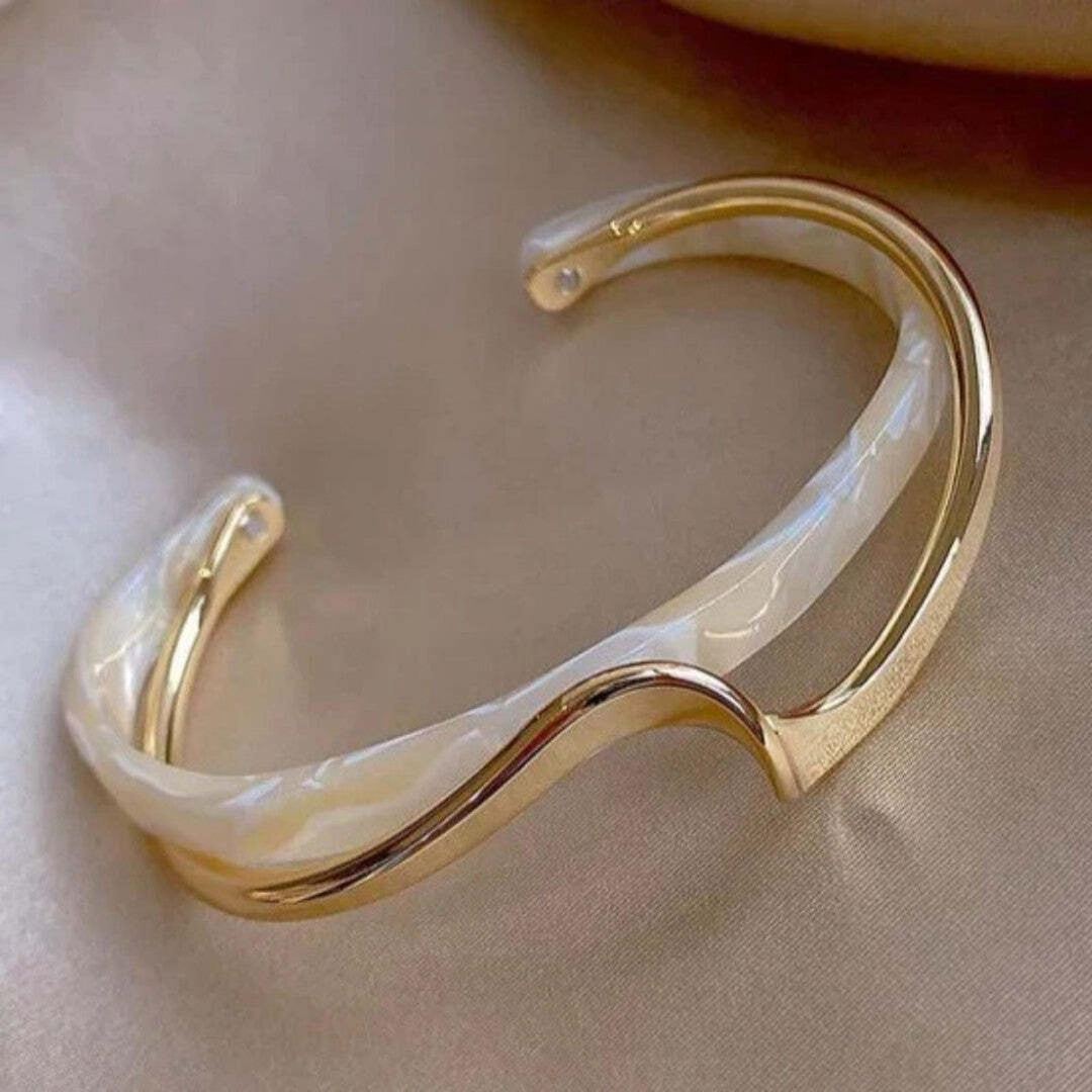 Luminous Opal Gold Bracelet with Gentle Shine