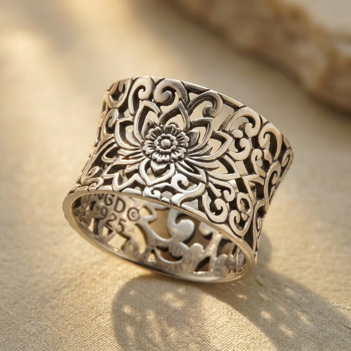 Delicate Silver Filigree Ring