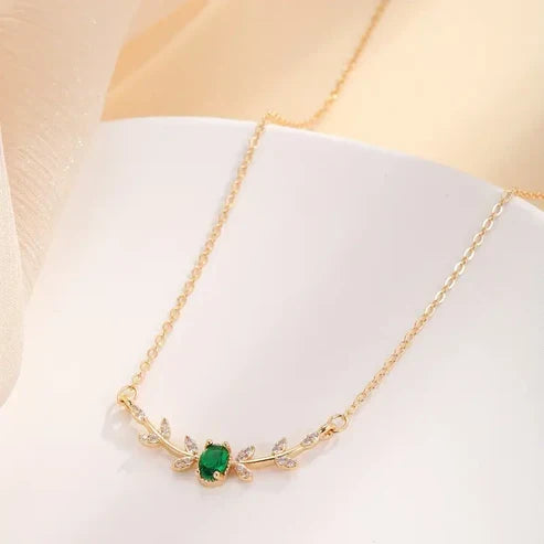 Amira Valmorin Pendant Necklace