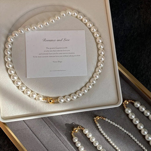 Charming Pearl Necklace