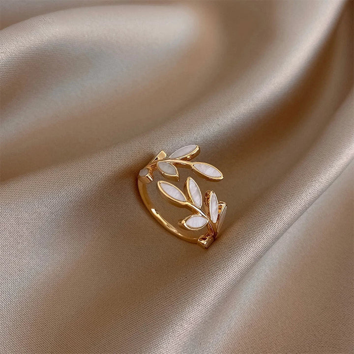 Graceful Leaf Band