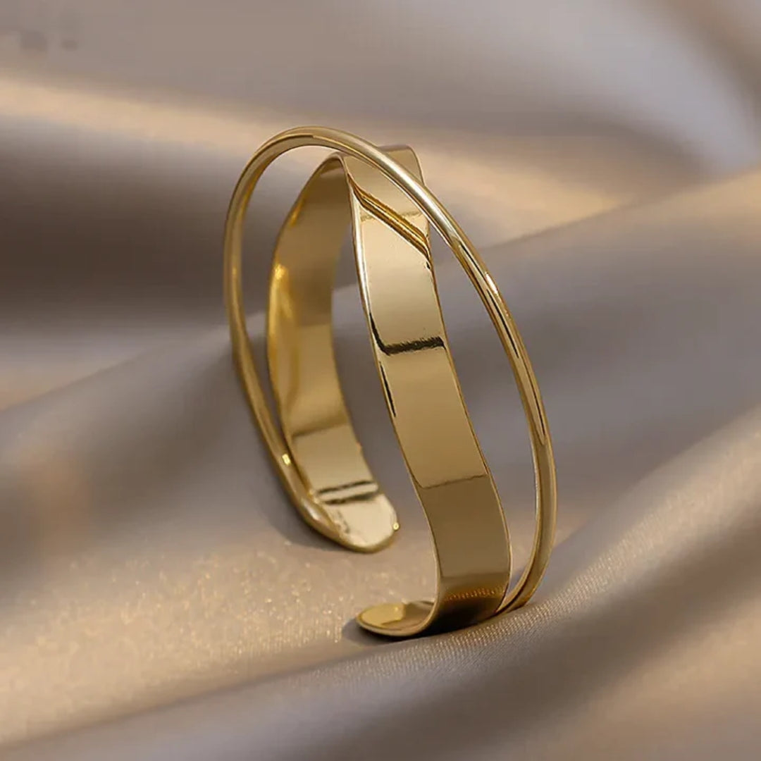 Sleek Golden Bracelet
