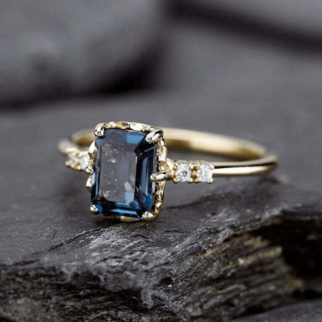 Antique Gold Ring with Blue Stone