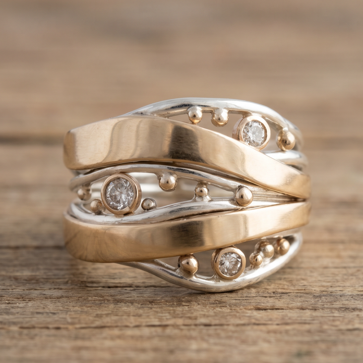 Retro Wavy Gold Zirconia Ring