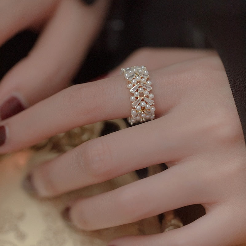 Sophisticated Gold Pearl Band