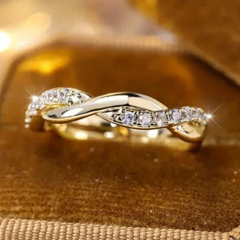 Twisted Radiant Gold Band