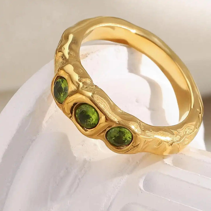 Vintage Golden Gemstone Ring featuring Inlaid Design