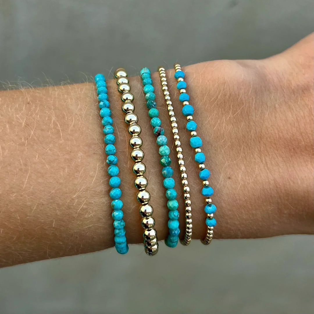 Chic Turquoise and Gold Beaded Bracelet