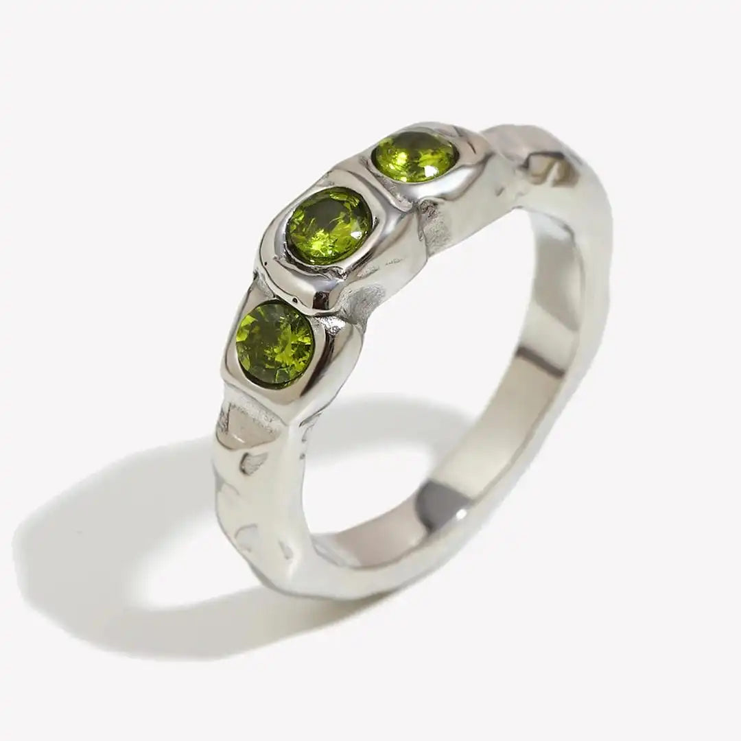 Vintage Golden Gemstone Ring featuring Inlaid Design