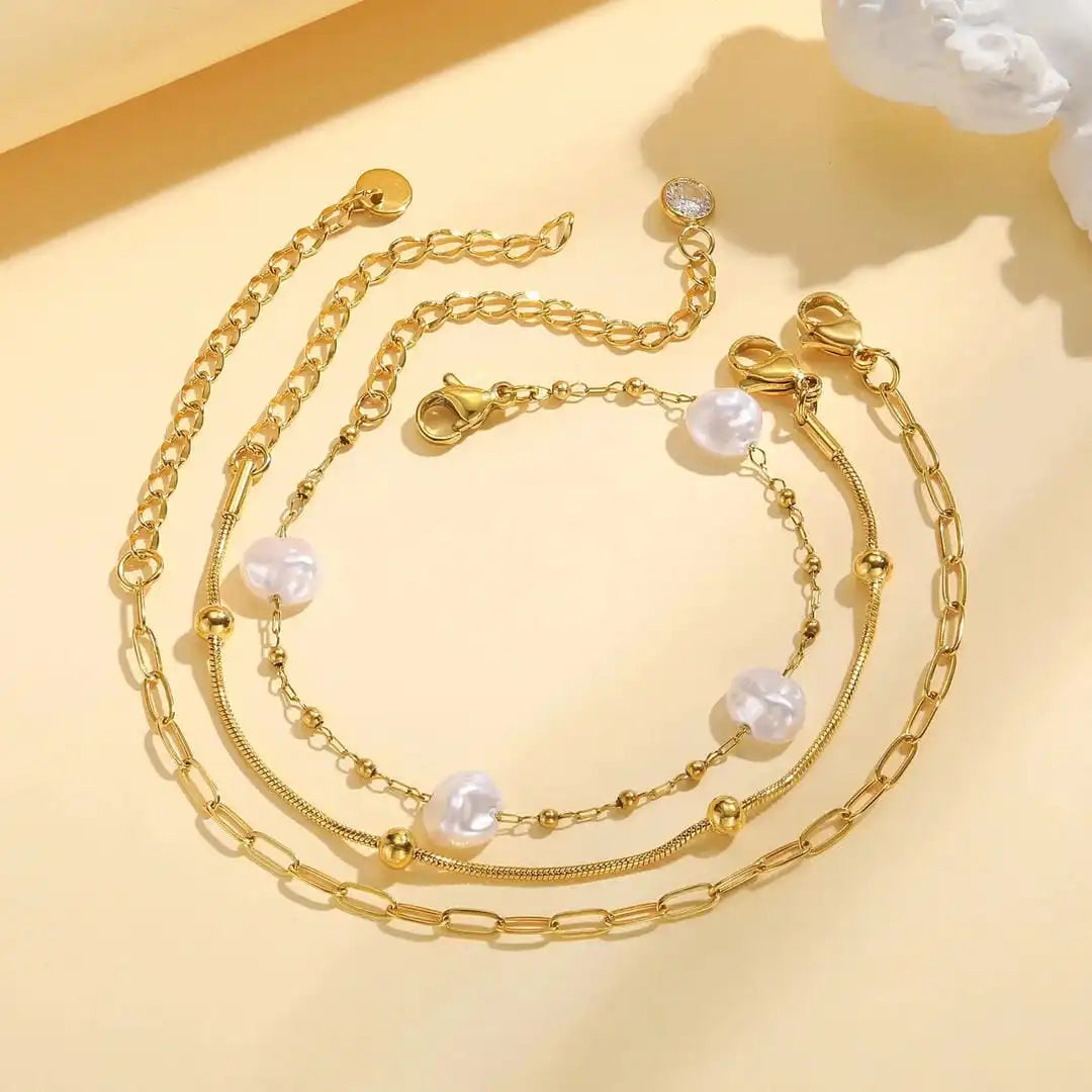 Stratified Golden Pearl Bracelet Collection