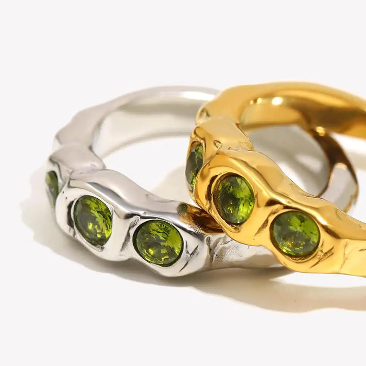 Vintage Golden Gemstone Ring featuring Inlaid Design