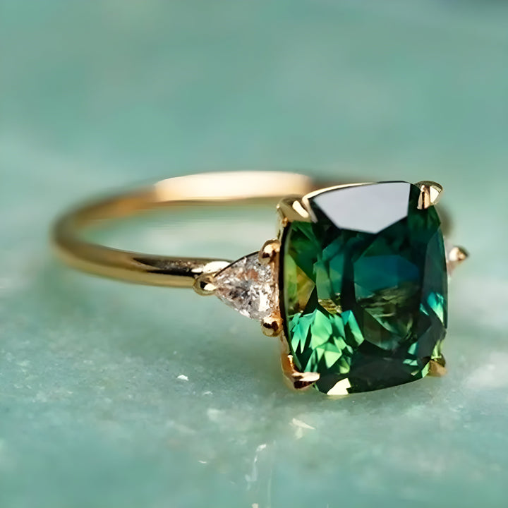 Chic Square Emerald Band