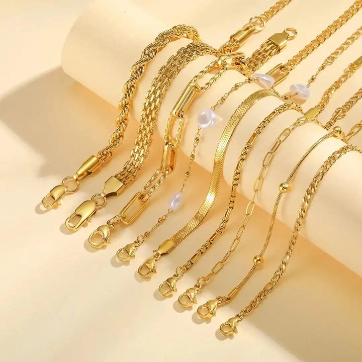 Stratified Golden Pearl Bracelet Collection