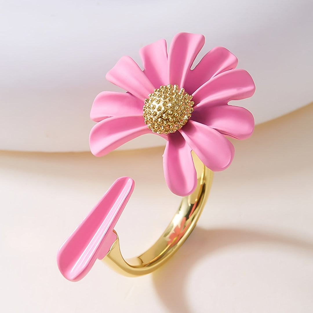 Charming Mini Daisy Ring