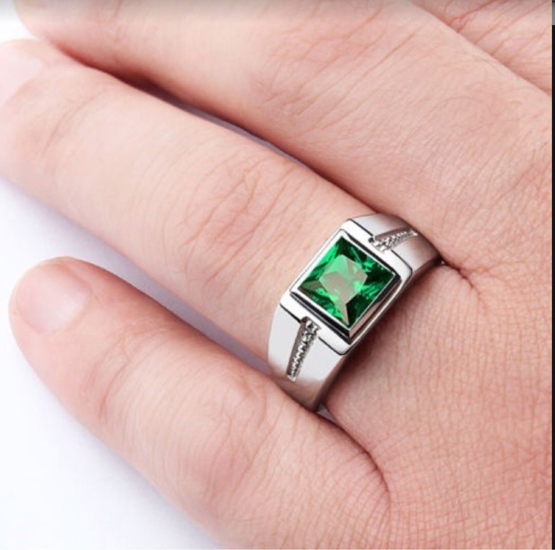 Vintage-Inspired Square Crystal Ring