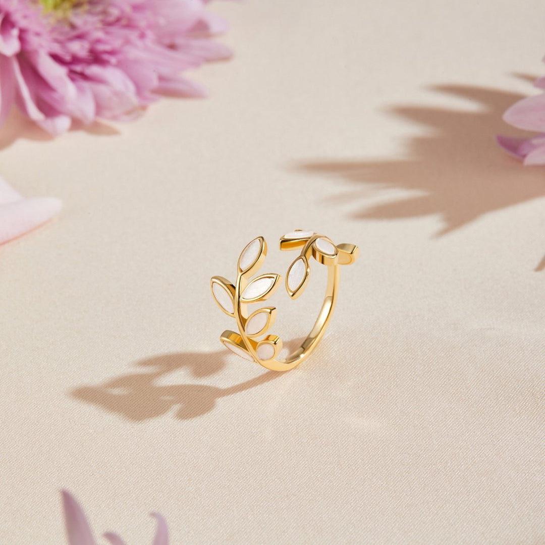 Golden Leaf-Inspired Ring Design