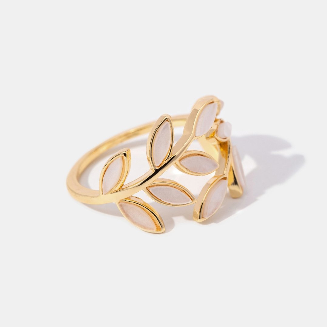 Leaf-Inspired Golden Ring Design