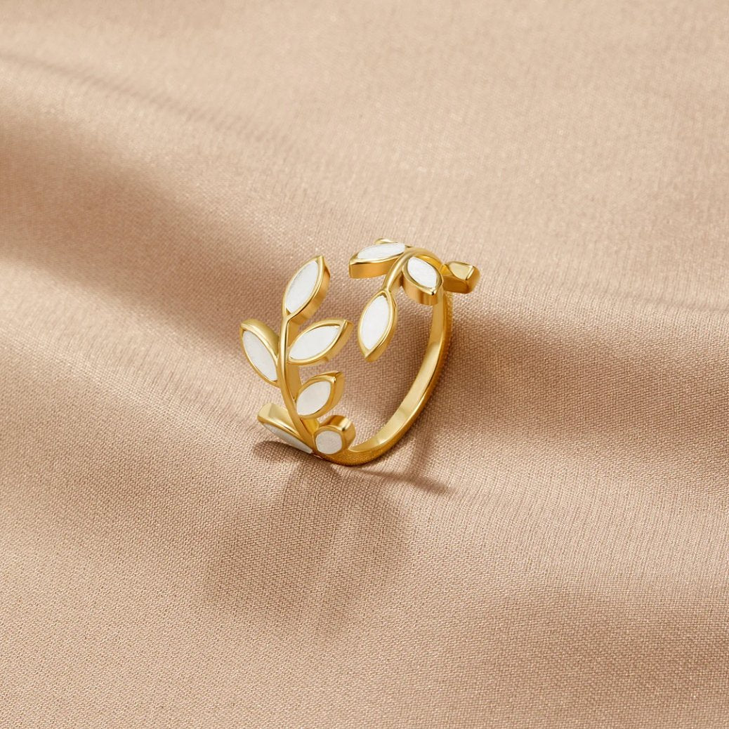 Golden Leaf-Inspired Ring Design
