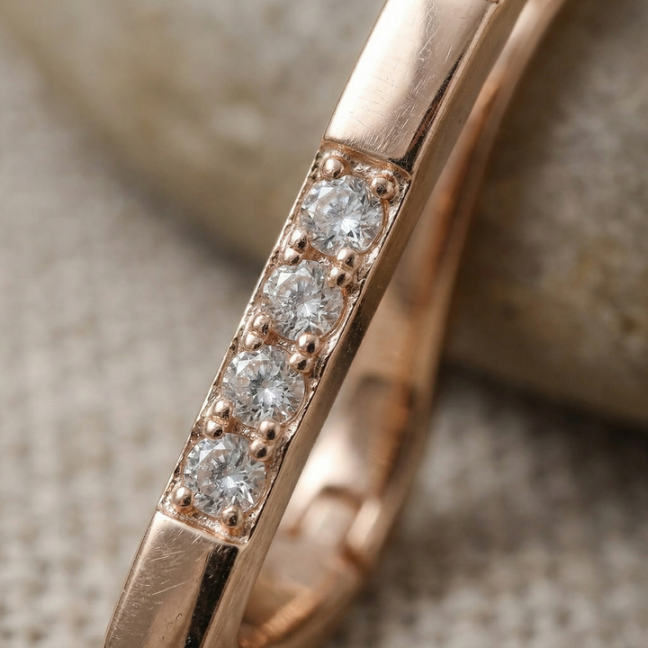 Elegant Gold Earrings Adorned with Zirconia Details