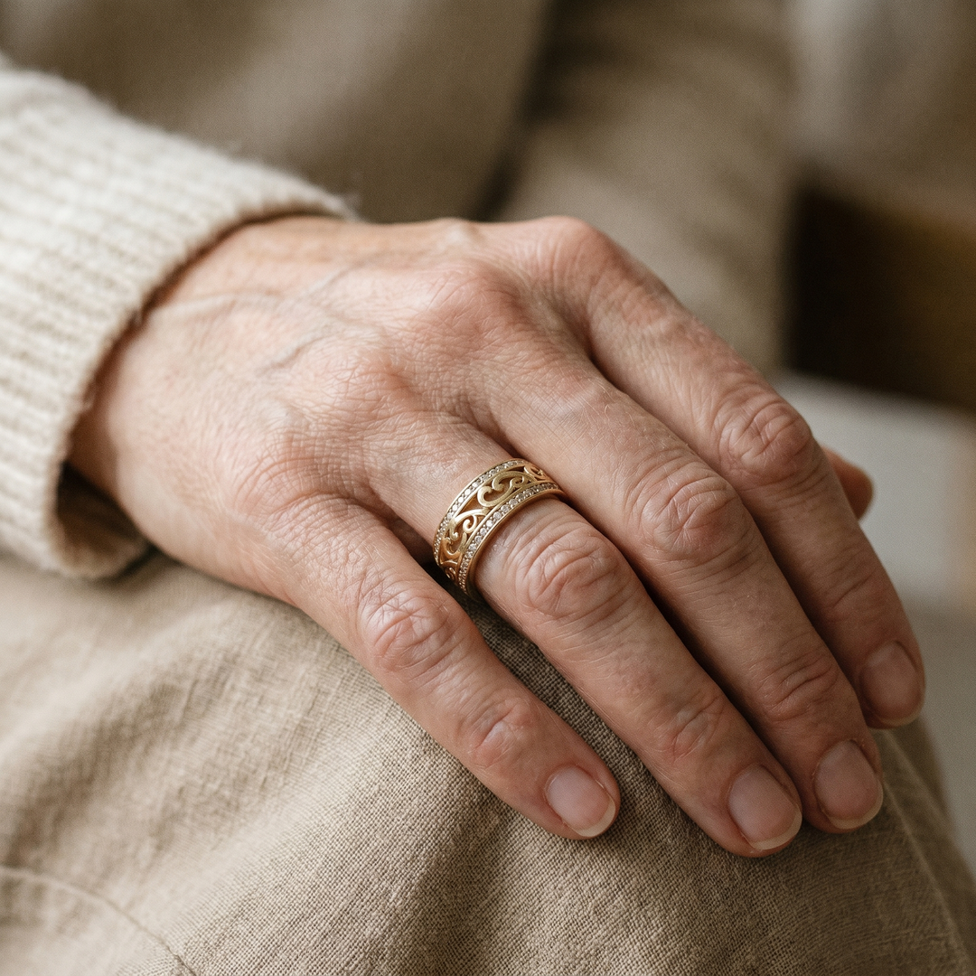Radiant Hollow Gold Band
