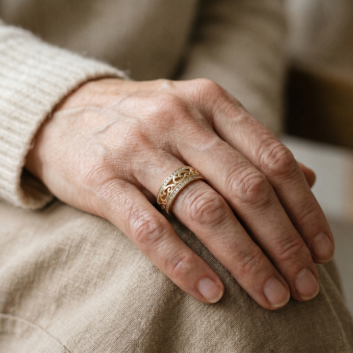 Luminous Hollow Gold Ring