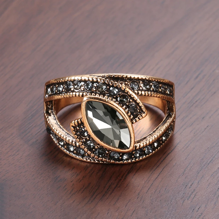 Sleek Onyx Crystal Ring