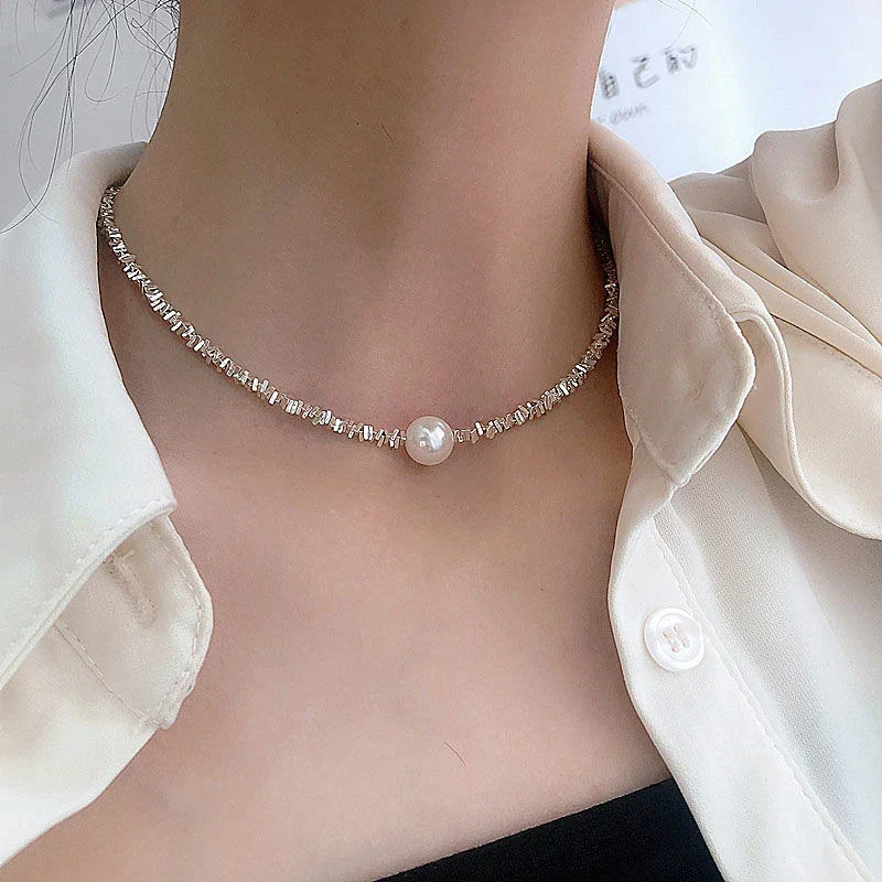 Elegant Pearl Drop Necklace
