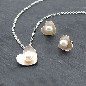 Chic Pearl Heart Jewelry Set