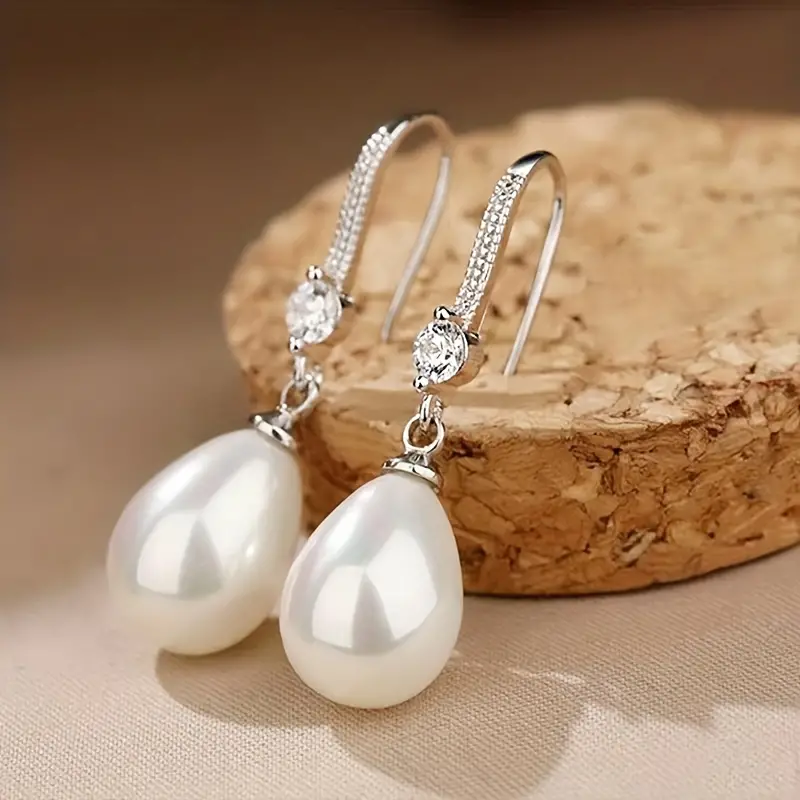 Sophisticated Drop Pearl Earrings Showcasing Radiant Pearls